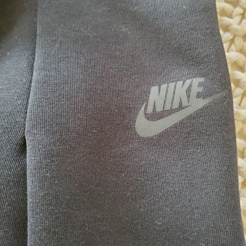 Nike Tech Sportswear Fleece High Rise 3" Black Pleated  Shorts Sporty Feminine - Picture 9 of 10